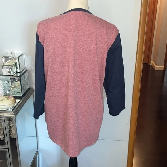 Ezra mens baseball henley size XL.  Excellent Condition.  Blue and dusty rose. - Picture 4 of 6